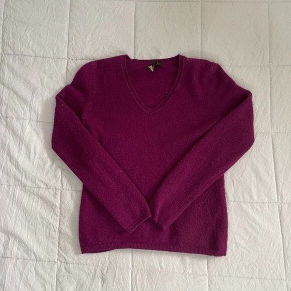 Women Charter Club V Neck Lightweight Cashmere Sweater in Violet Mauve Sz Small - Picture 1 of 7